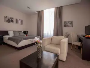 Hotel Platani