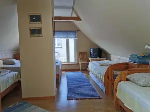 Kaare Guesthouse