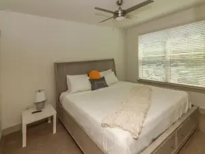 Luxury with Pool 10Mins from Mall of Georgia