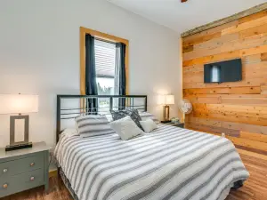 Near River & Boat Tours: Milbridge Condo!