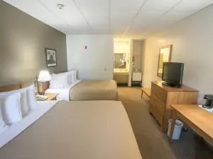 Lodging on the Square