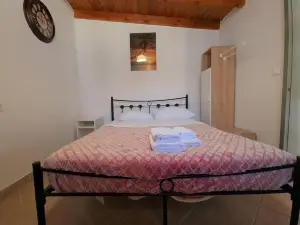 G-George Apartments by the Sea and Airport