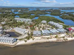 Walkable Beachfront Retreat on Cedar Key!