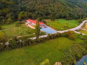 Clisura Dunarii - Pensiunea Casa Creta