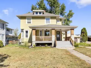 Pet-Friendly 4 Bd Historic Charmer at Marion Uptown
