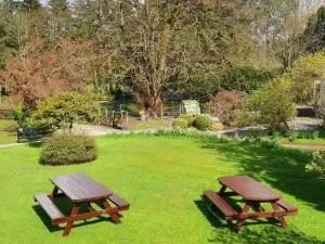 Blessingbourne Cottages & Apartments