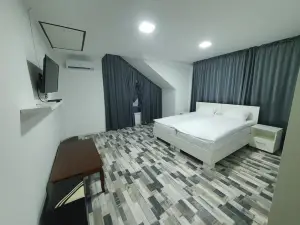 Hotel Diana