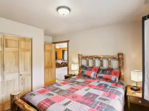 Welcoming Wasilla Cabin with Patio!