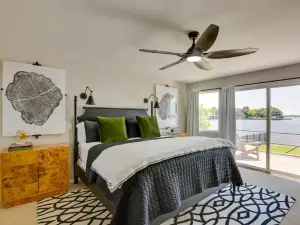 Cedar Creek Lake Views: Gorgeous Mabank House!