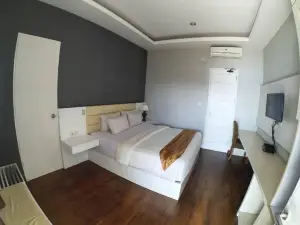 Cavery Beach Hotel