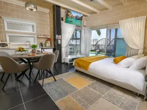 Mia Mansion - boutique suites on the water