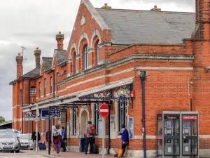 รีสิเดนซ์ซัลลิสบูรี่ โดยชาร์ลส์ โฮป