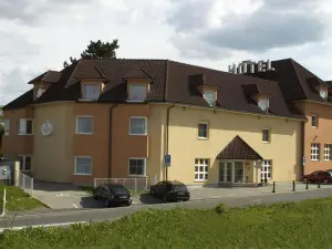 Hotel Tulipan Pruhonice