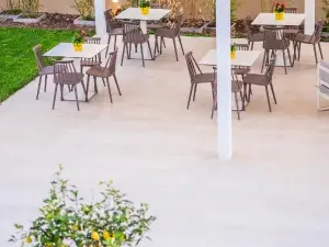 Netum Hotel