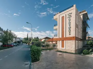 Villa Royal Apartments
