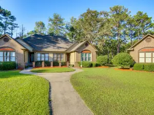 Modern Mccormick Townhome on Lake Thurmond!