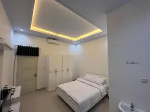 Backyard Guest House