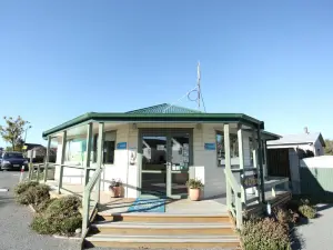 TOP 10蒂馬魯假日公園飯店