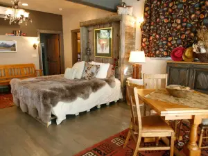 Swan River Inn