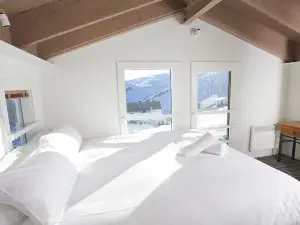 White Crystal Apartments
