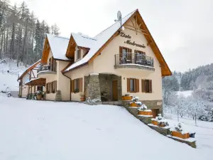 Zlote Modrzewie