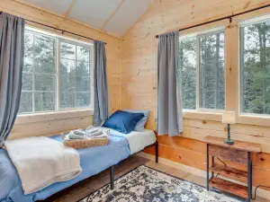 Quiet Cabin on 5 Acres Less Than 2 Mi to Chain O Lakes