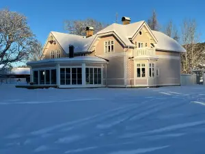 Rosa Huset Osebol