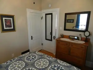 Helming Guest House