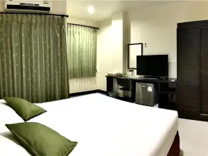 T.P. Place Hotel
