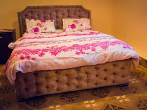 Amoj B&B and Guest House