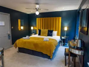 Crescent Victoria Hotel