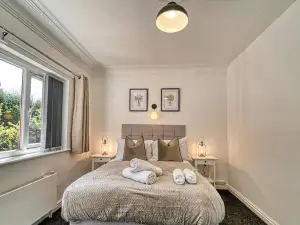 Host & Stay - Chester House Retreat