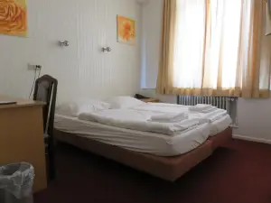 Hotel American