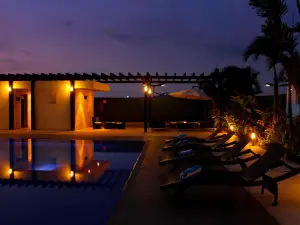 Hotel Trinitarias Suites