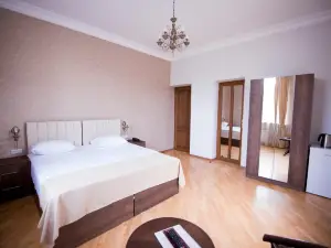 Royal Palace Hotel