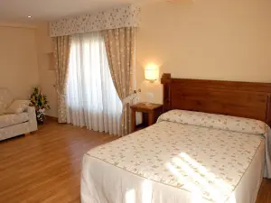 特雷斯卡米尼奧斯公寓酒店