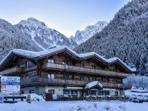 Alpen Chalet - Charme Mountain Hotel -