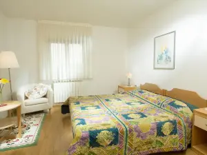 Valentina Guest House at Pintar Wine Estate