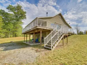Lakefront Stephenson Retreat Lake Access and Kayaks
