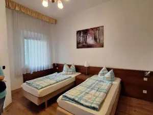 Gaststätte Und Pension Zur Schiene