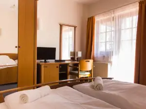 M1 Szekér Csárda Hotel és Étterem