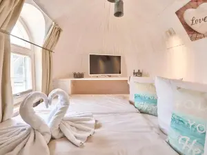 Lieblingsplatz Parey - Schwimmendes Iglu