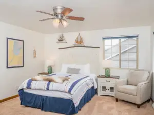 Modern Townhouse with Close Drive to Lambeau