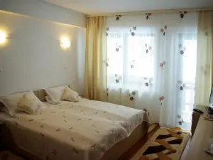 Pensiunea Stejarul