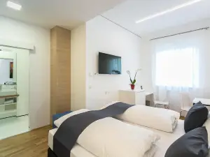 Shome Hotel Graz I Self Check-in I Free Parking