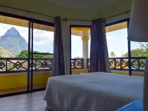 Sea Piton View Apartment- Location, Convenience, Modern Living