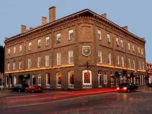 Baldachin Inn
