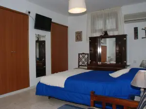 Kanarinis Apartments