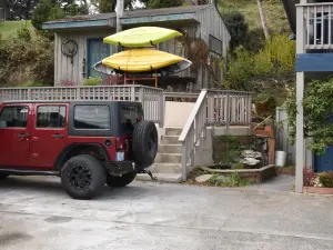 Lighthouse Cove Inn