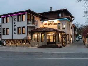 Magnolia Family Hotel